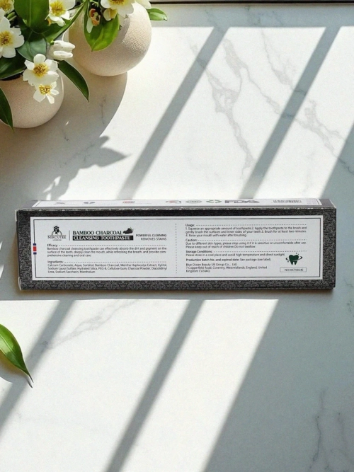 Mircutee Відбілююча зубна паста з бамбуковим вугіллям
