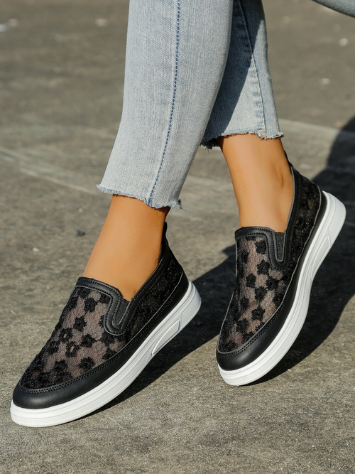 Royalfashion Жіночі сітчасті лофери з квітами Emzos