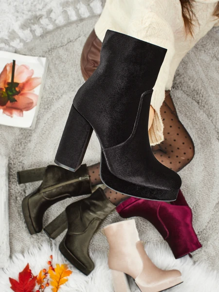 Dámské kotníkové boty na sloupku al'la Velur Miss