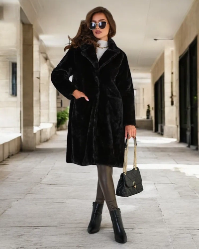Пальто жіноче хутряне Royalfashion Black