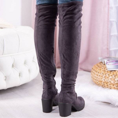 OUTLET Šedé boty na vyšším sloupku Moccalinea - obuv