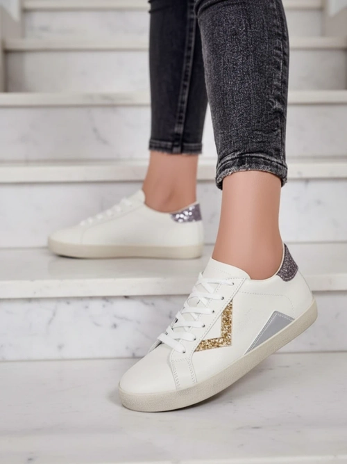 Royalfashion Жіночі спортивні кросівки з прикрасами Ginn