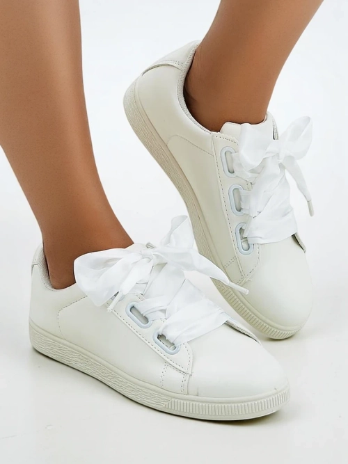 Кросівки Royalfashion жіночі з екологічної шкіри з декоративними шнурками Etti