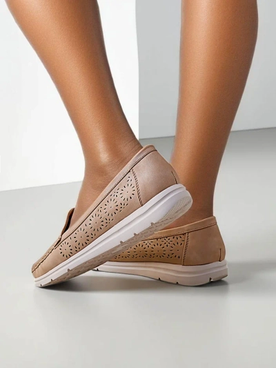 Royalfashion Перфоровані жіночі мокасини Besset