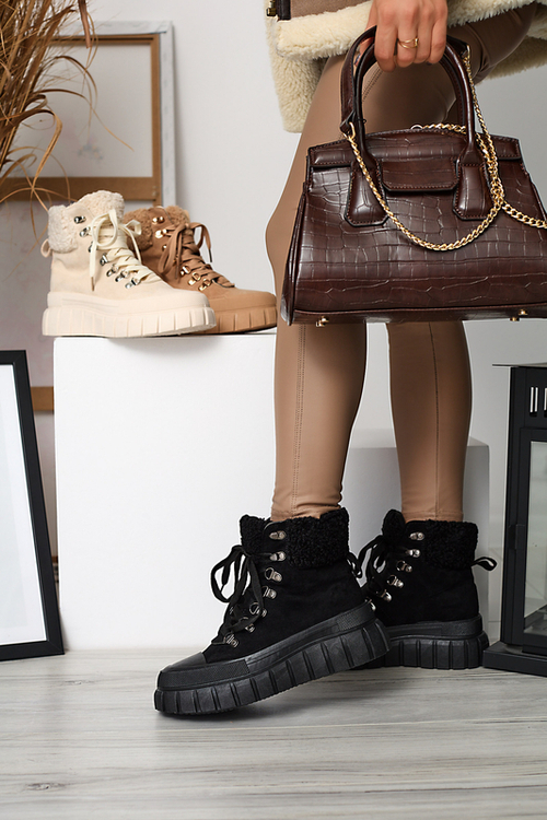 Чорні жіночі чоботи з овчиною Vetic