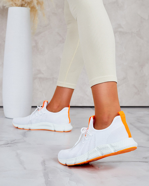 Білі жіночі кросівки з помаранчевими вставками Baym