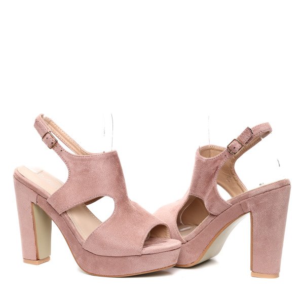 Różowe sandały na słupku- Obuwie