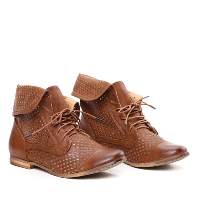 Brązowe botki z ażurową cholewką - Obuwie