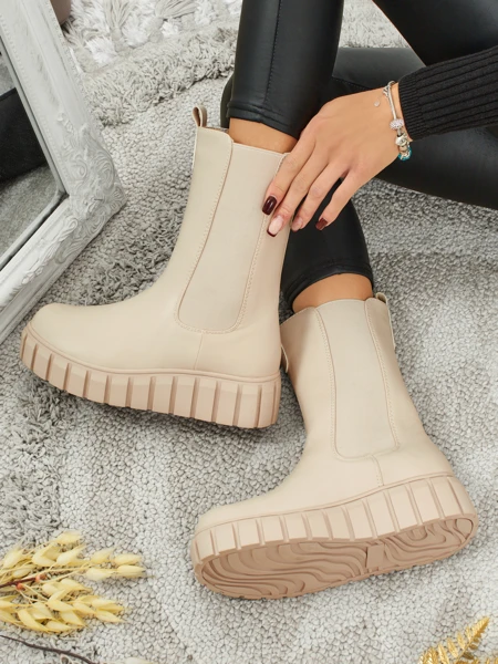 Vyšší dámské kotníkové boty z eko kůže Livora