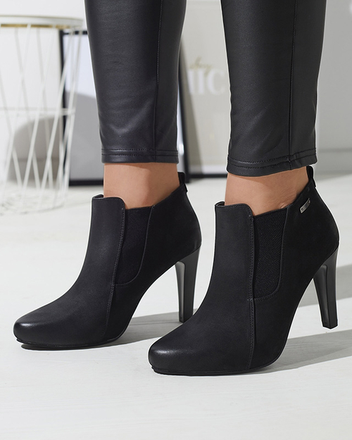 Жіночі високі чоботи на шпильці чорного кольору Loretti - Взуття