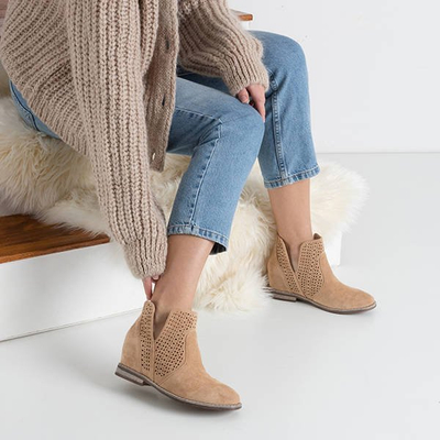 Hnědé boty na vnitřním klínu a'la kovbojské boty Besiks- obuv