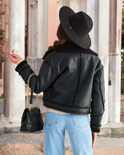 Жіноча еко-шкіряна куртка Royalfashion з хутром, чорного кольору