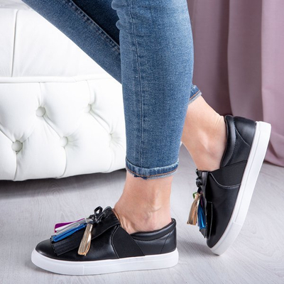 OUTLET Černé sportovní tenisky s třásněmi Osederra - Obuv