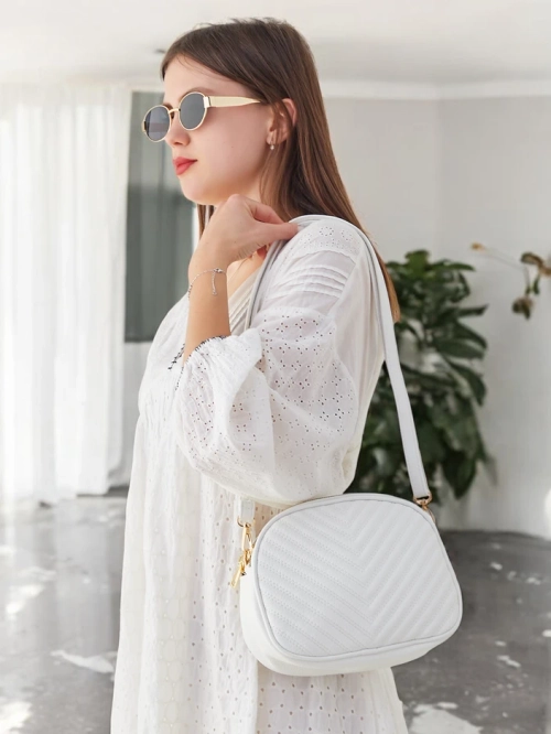 Royalfashion Овальна маленька жіноча сумка з екошкіри