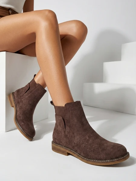 Dámské kotníkové boty ve stylu Chelsea z eko-semiše Veysi