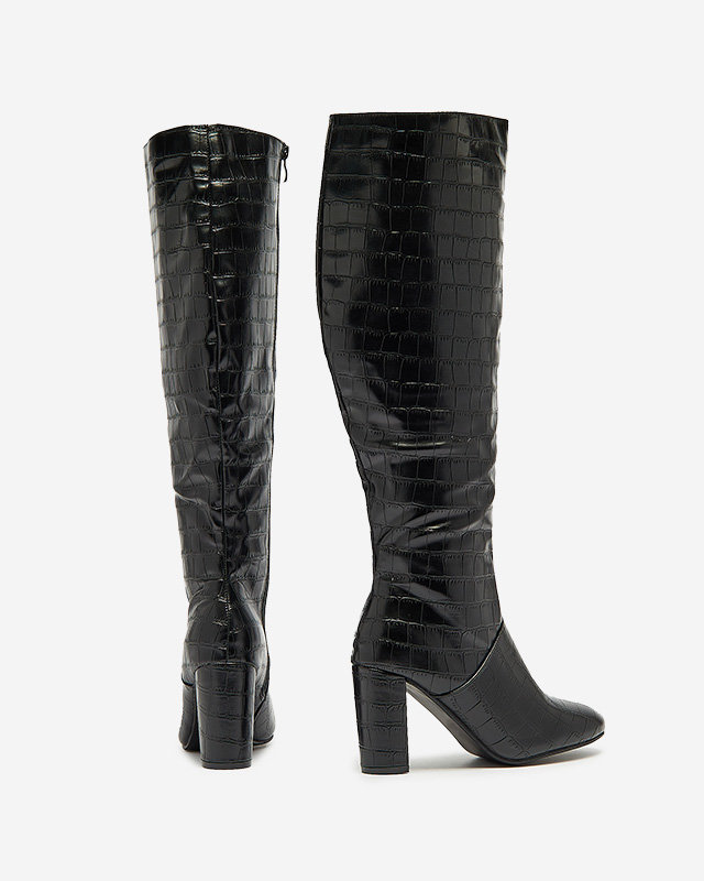 Dámské kozačky na jehlovém podpatku s reliéfem v černé barvě Mastiu- Obuv