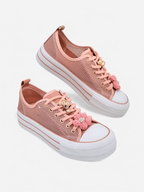 Royalfashion Жіночі перфоровані кросівки з прикрасами Osdo