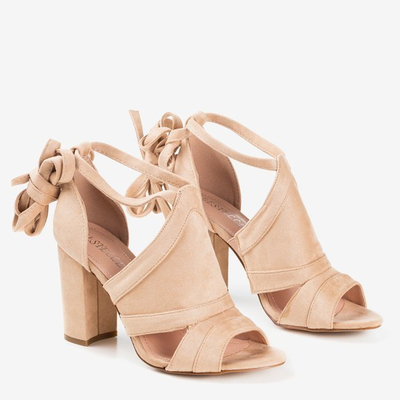 Béžové sandály na vyšší sloupek se svrškem Lastina - Obuv 1