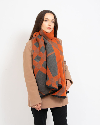 Royalfashion Šedo-oranžová dámská lehká šála s potiskem