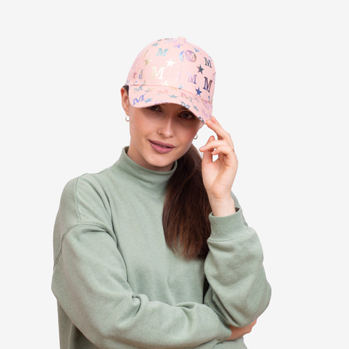 Жіноча рожева шапка з різнокольоровими буквами - Аксесуари