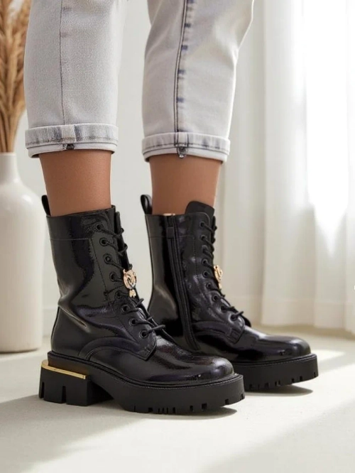 Royalfashion Жіночі чоботи на низькому ходу з патентної шкіри Tesiolle