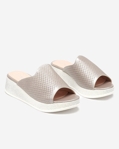 Світло-коричневі жіночі ажурні тапочки на танкетці з парчою Lekisa - Туфлі