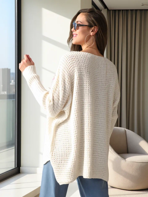 Royalfashion Жіночий оверсайз светр з акрилу з сердечками