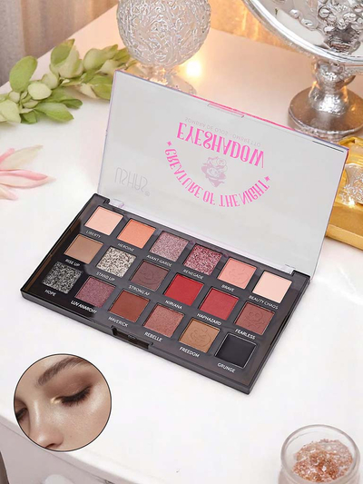 Paleta 18 matných a třpytivých očních stínů Midnight Style