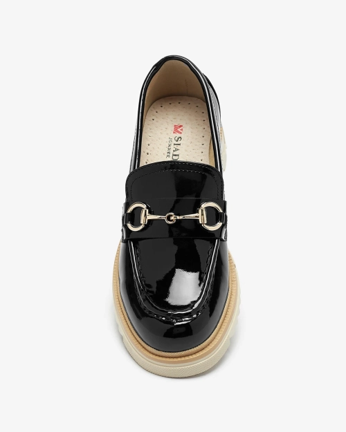 Чорні лаковані жіночі мокасини з ланцюжком Soterra - Взуття