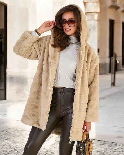 Жіноче хутряне пальто Royalfashion Бежеве