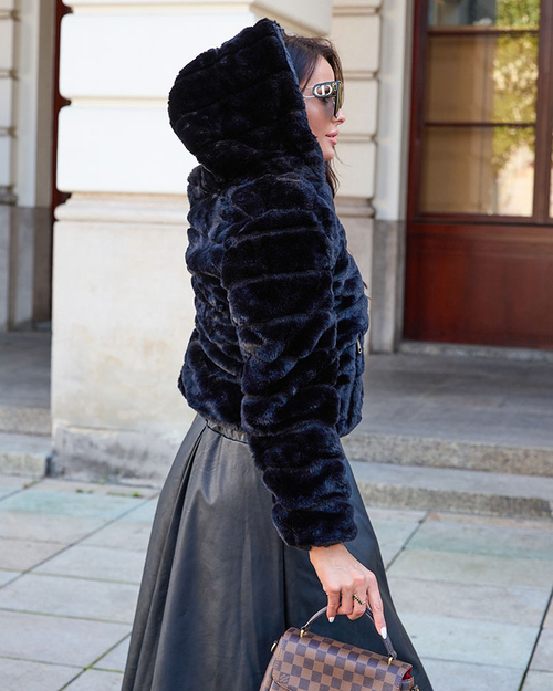 Royalfashion Двостороння жіноча куртка з хутром чорного кольору