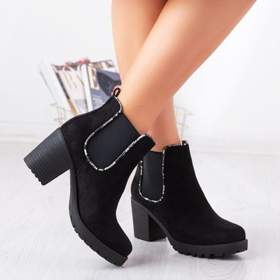 Černé boty na vyšším sloupku Travolte - Obuv