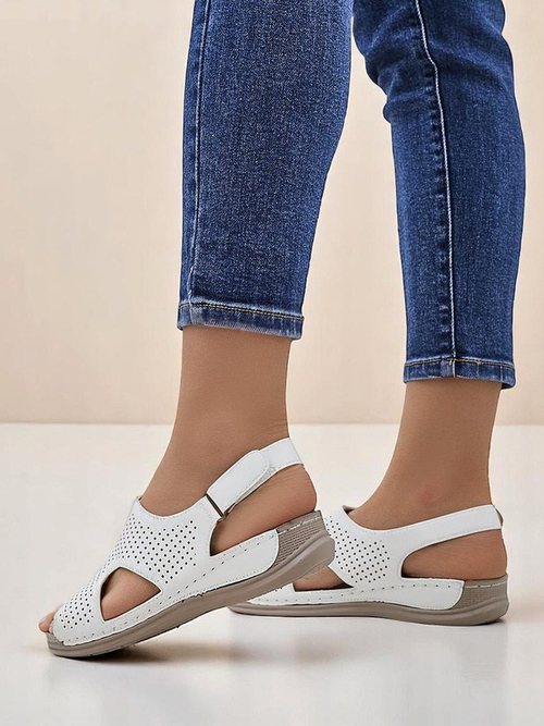 Royalfashion Жіночі ажурні сандалі Leminni