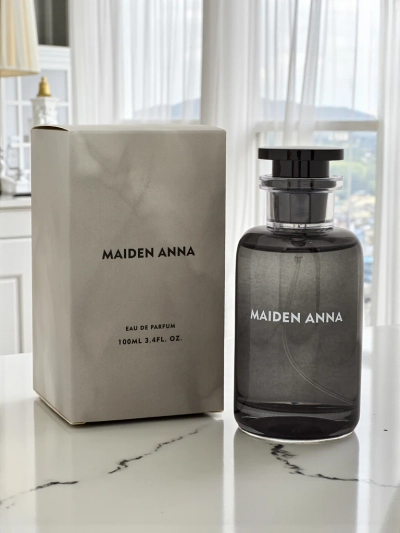 Maiden Anna – Šarmantní parfém s akordy agaru