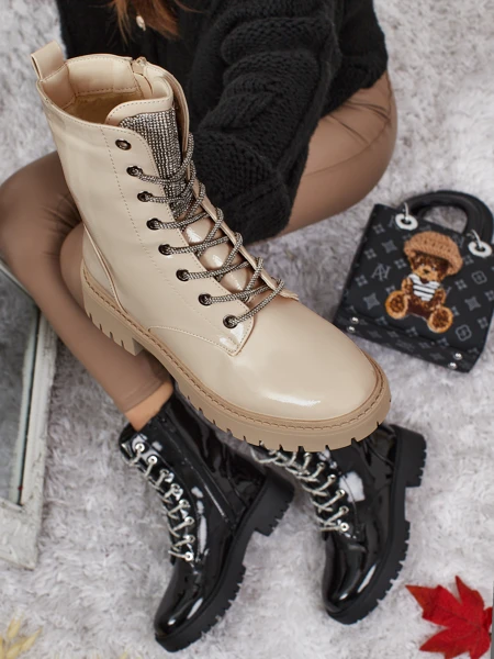 Lakované šněrovací dámské boty na platformě Fjorra