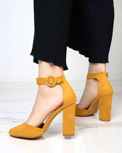 OUTLET Hořčičné dámské sandály na sloupku Nastio - Obuv