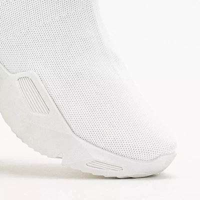 OUTLET Жіноче високе спортивне взуття White Gohi - Взуття