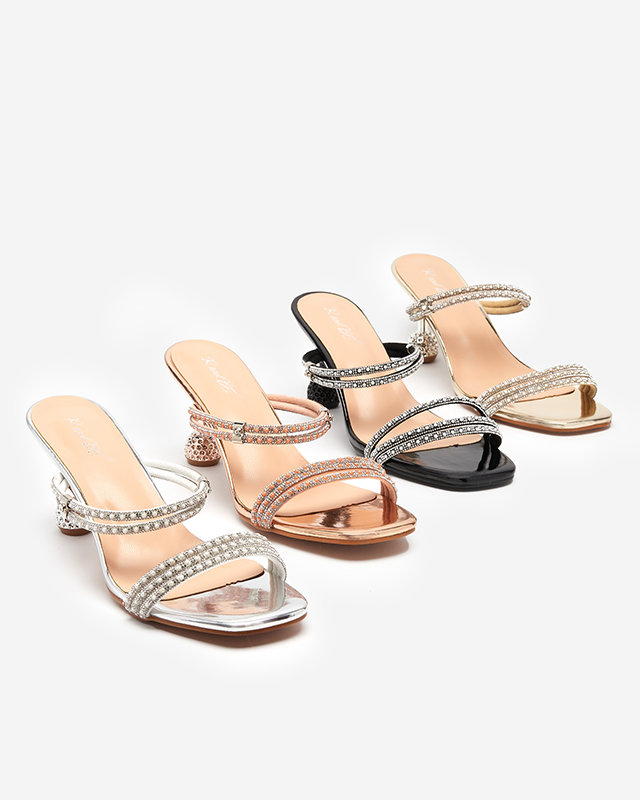 VÝSTUP Zlaté lakované pantofle na nízkém podpatku Lakopi - Obuv