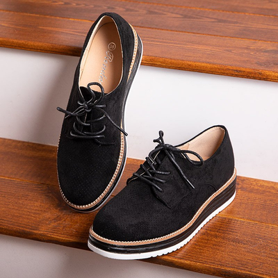 Чорні жіночі еко-замшеві туфлі на платформі