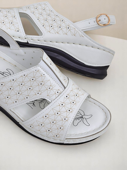 Royalfashion Жіночі сандалі на низькій танкетці Comfort Chic