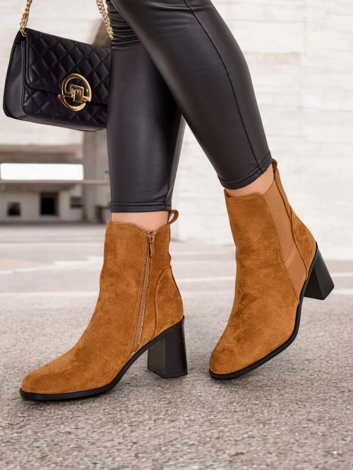 Жіночі чоботи на товстому каблуці від Royalfashion Enotto