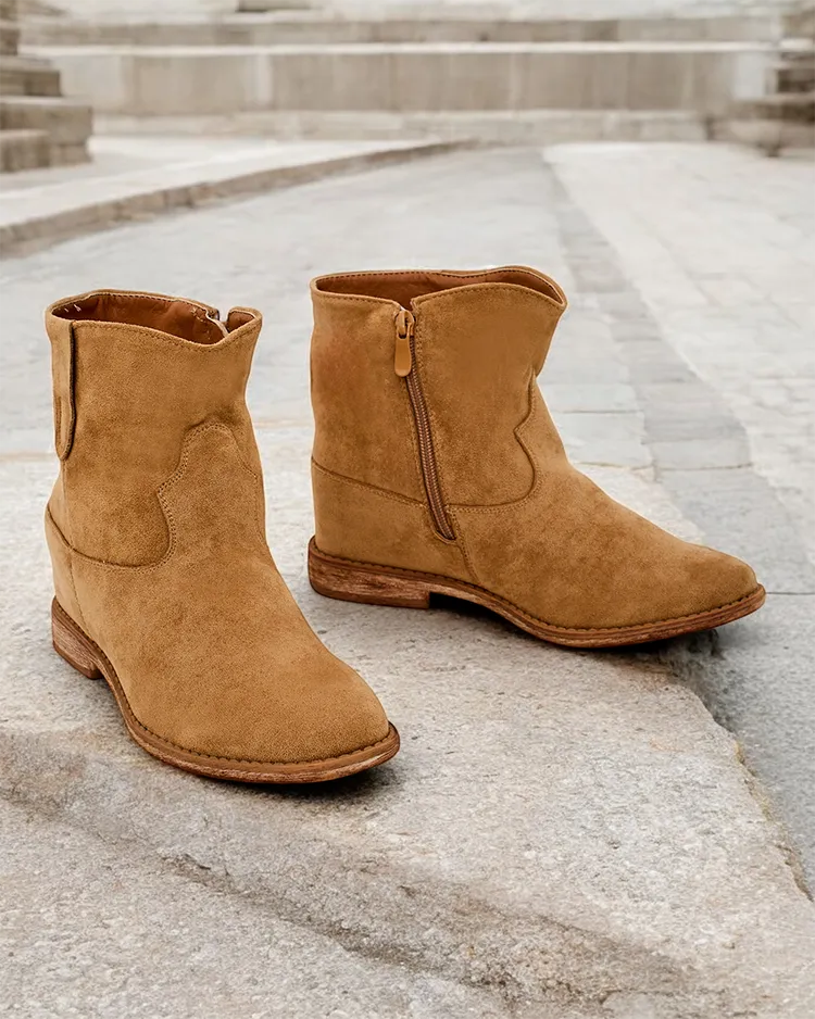 Royalfashion Hnědé kotníkové boty s kovbojským stylem na zakrytém klíně Patorias