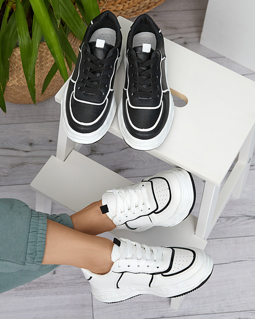 Чорні жіночі кросівки з вставками Pinero