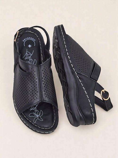 Royalfashion Жіночі сандалі на низькій танкетці Mira