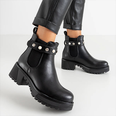 Černé boty s dekoracemi Kalkar - obuv