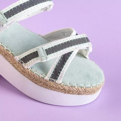 OUTLET Dámské mintové sandály s reflexními prvky Kollin - Obuv