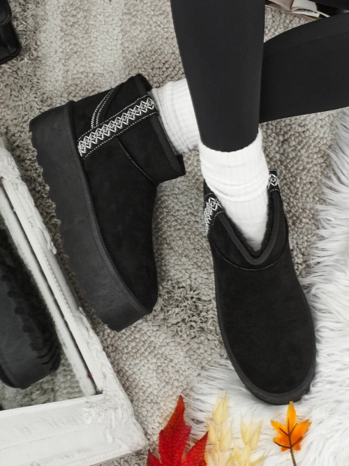 Короткі жіночі черевики a'la снігоходи Althea