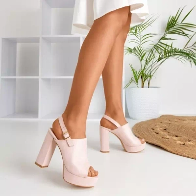 OUTLET Світло-рожеві босоніжки з еко-замші на високому стовпі Tripsi-Shoes