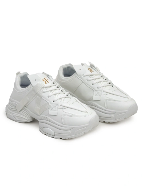 Жіночі білі снікерси Arete з екошкіри, плоский каблук, весняна колекція