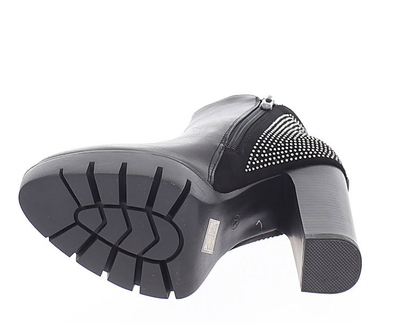 Czarne botki na słupku - Obuwie